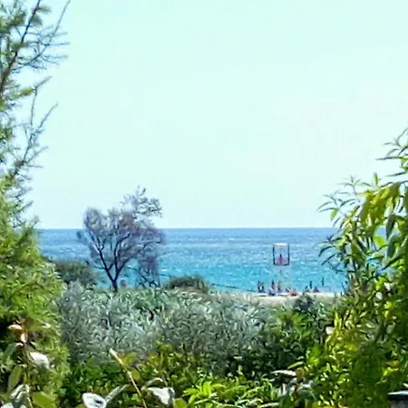 Ground Floor South 3 Min Walk From The Sea *